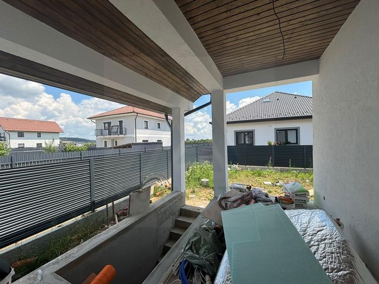 Casa premium pe un singur nivel 4 camere terasa pivnita Cristian