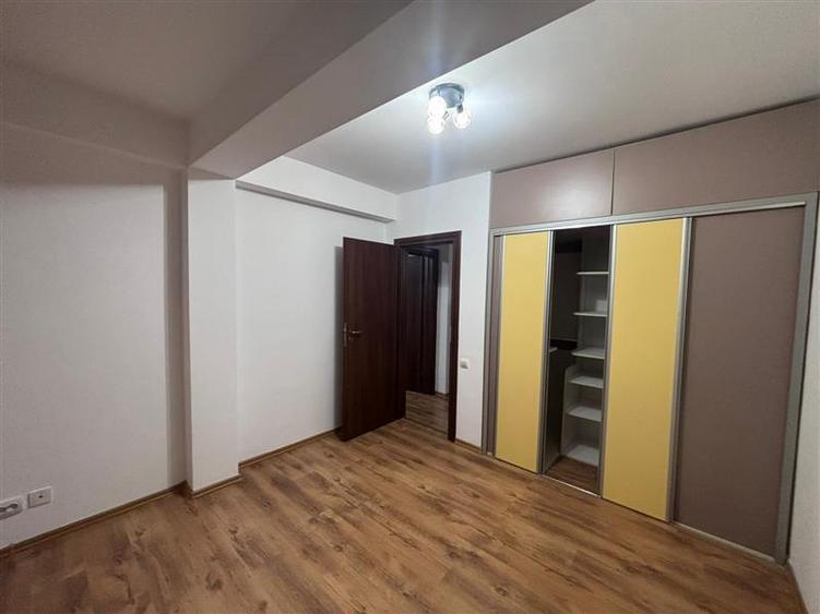 Berceni-Aparatorii Patriei Apartament 3 camere, Spatios- Luminos