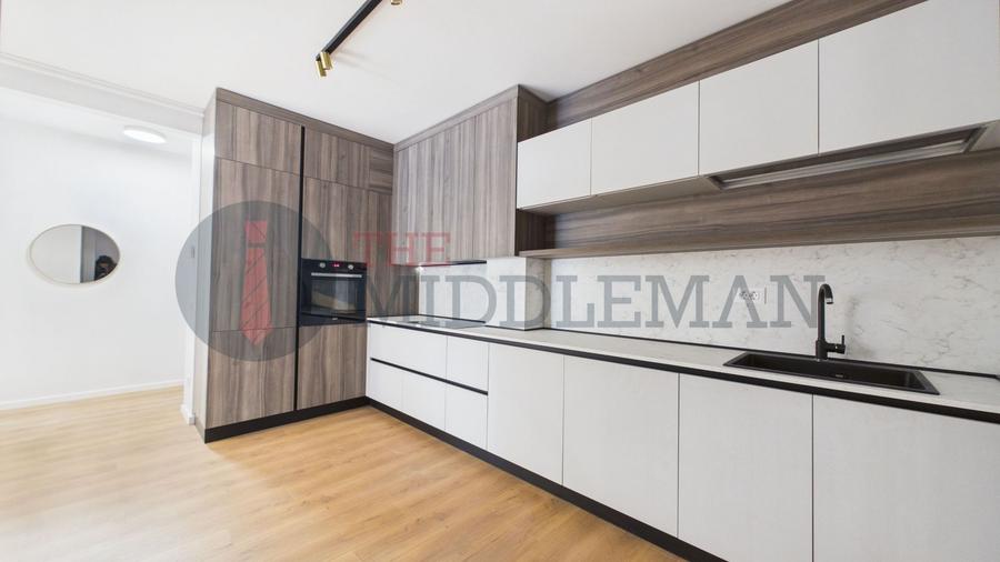 Vanzare apartament 3 camere  | Stația de metrou Basarab în fața blocului