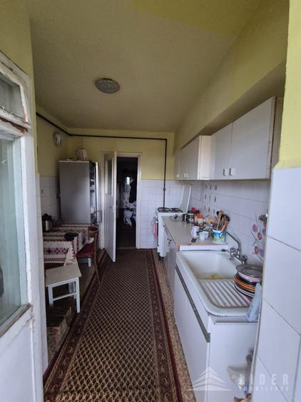 Apartament cu 3 camere decomandat zona Piata Zorilor etaj 1