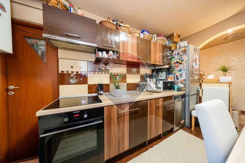 Apartament cu 3 camere de vânzare în zona Stefan cel Mare