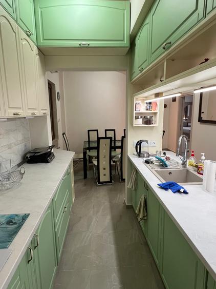 Apartament 3 camere Lux situat în Piața Amzei
