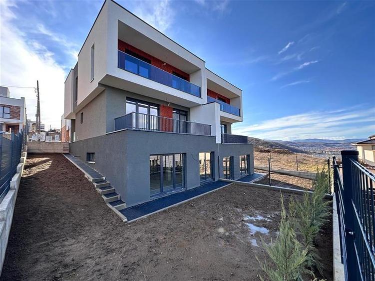 Vanzare duplex 5 camere teren 270 mp in Floresti- zona Vivo Mall