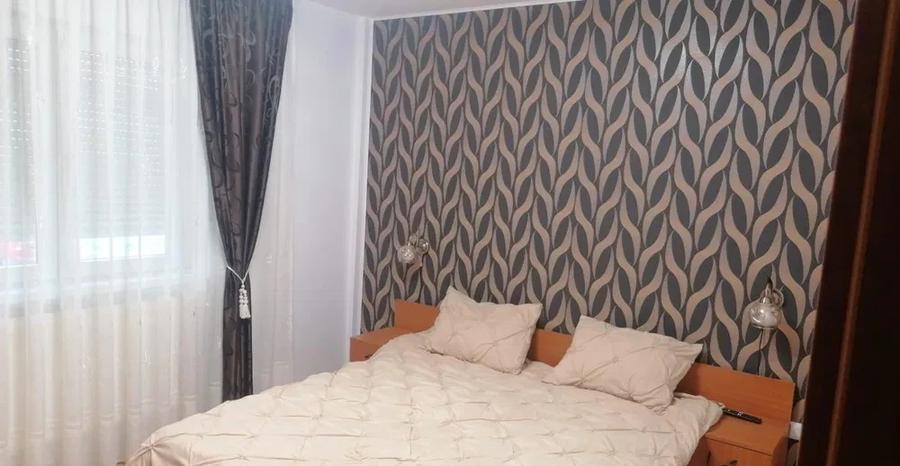 APARTAMENT SPAȚIOS CU 3 CAMERE, ULTRACENTRAL – 2 BĂI, PARCARE PRIVATĂ