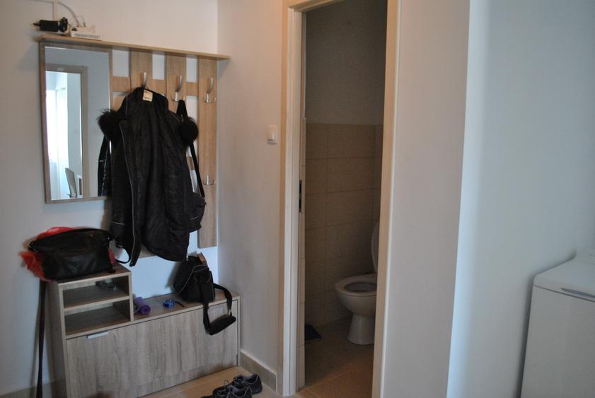 Apartament 2 camere decomandat, zona Dacia, gaze