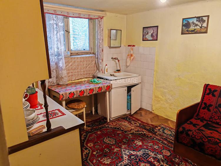 Casa 5 camere libera la vanzre zona Grivitei - 9