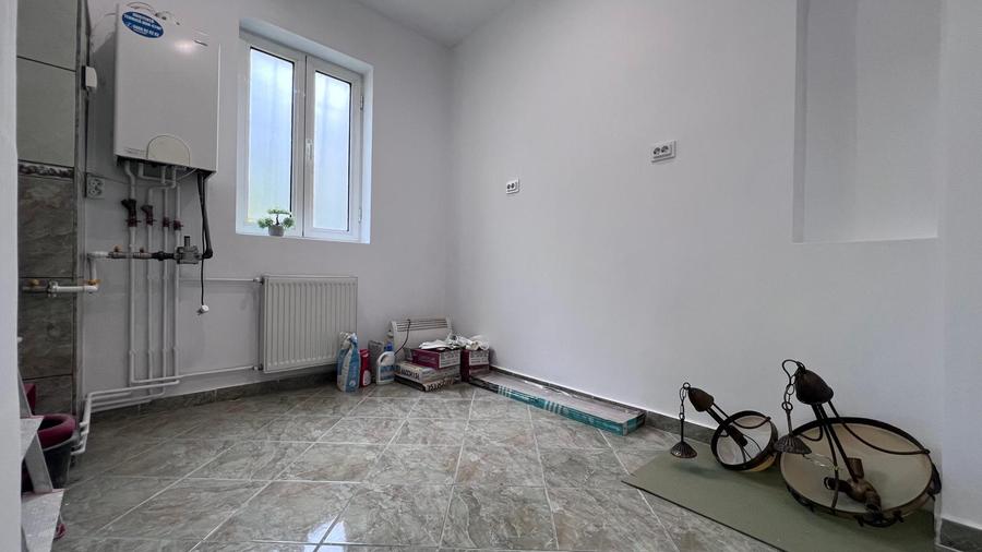 2 camere interbelic, renovat, parter, centrală – Unirii, Maximilian Popper