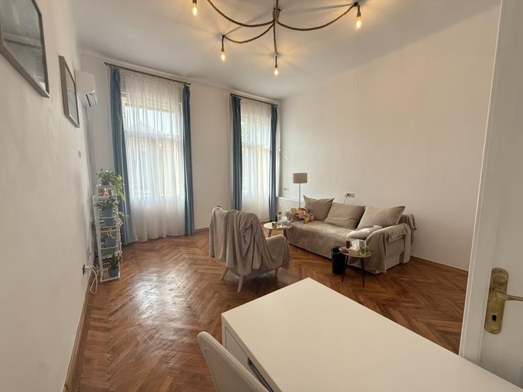Apartament deosebit, 47 mp utili + balcon 5 mp, etaj 1 - Piata Sinaia