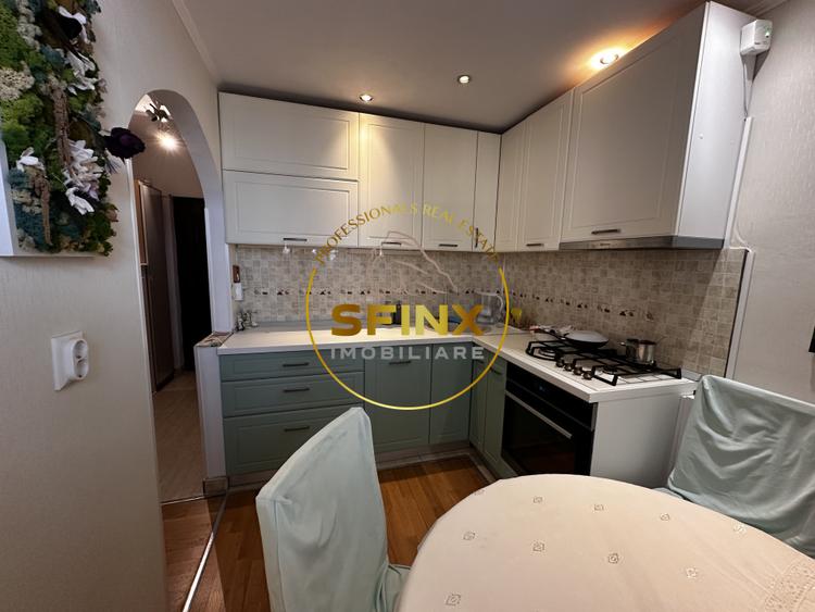 Apartament 3 camere de vanzare zona Decebal