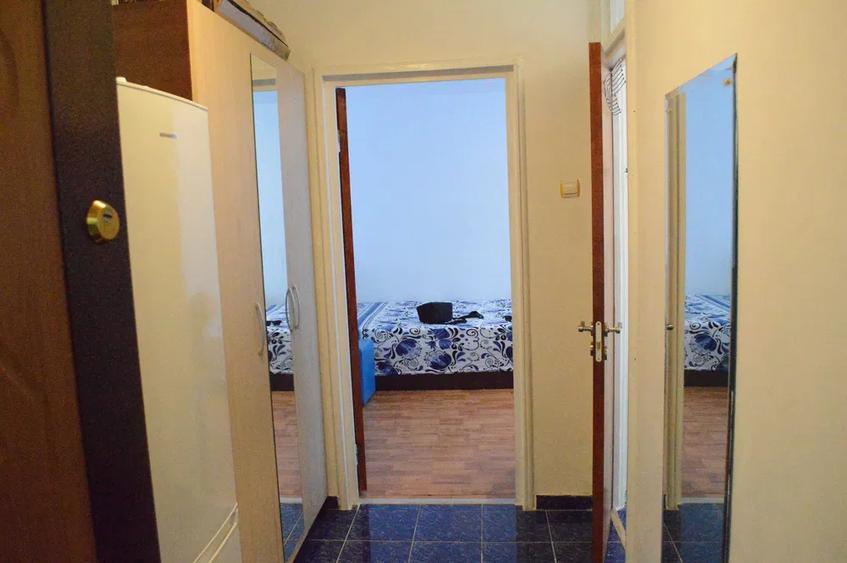 Garsoniera, decomandata 32 mp, mobilata, metrou aproape, Drumul Taberei
