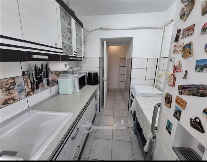 Apartament 3 camere decomandat, Alexandru cel Bun, 53 mp, bloc fără ri