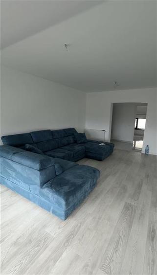 Apartament de vanzare - La Stejari - mobilat partial