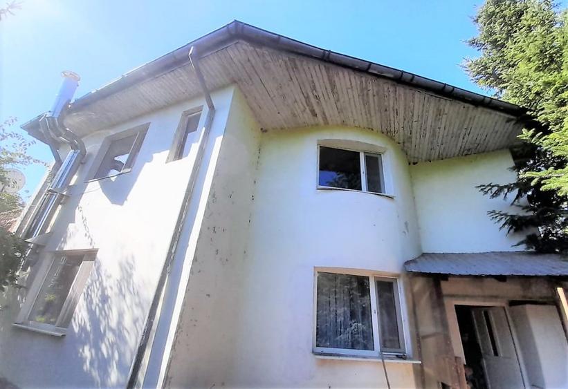 Vanzare vila P+1, Loc. Sinesti, teren: 4.065 mp, langa lac, comision 0%