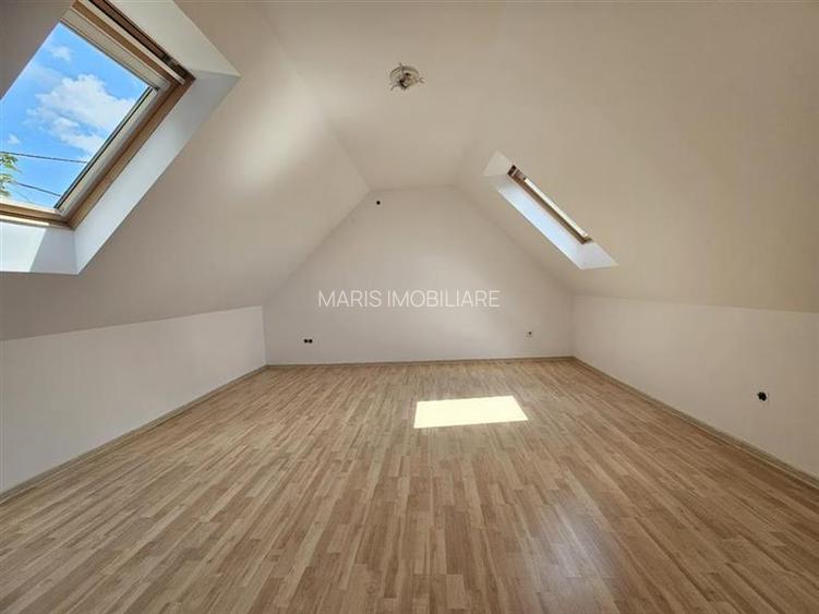 Casa 4 camere, S 110 mp Centru cu panouri pretabil servicii, birouri. - 2