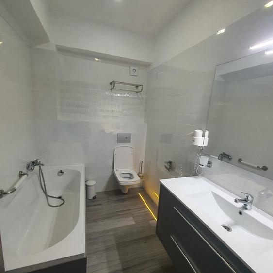 Complex White Tower, Mamaia, studio mobilat si utilat lux de vanzare