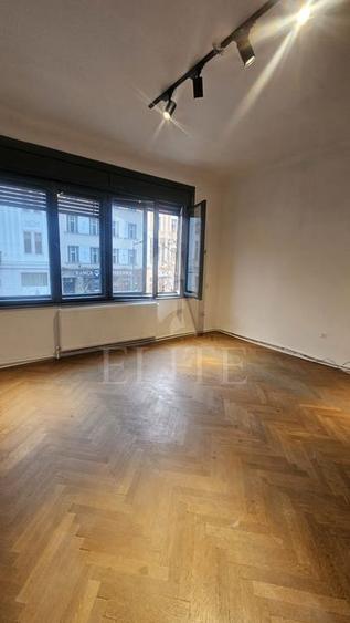 Apartament 4 camere în zona P-TA UNIRII