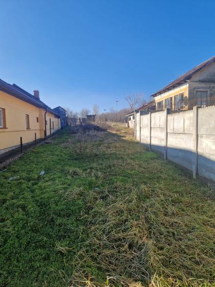 Teren 1528 mp cu casă de vânzare în centrul Gherceștiului — Investiție excelentă