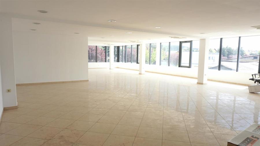 DE INCHIRIAT- SPATIU COMERCIAL 140 MP
