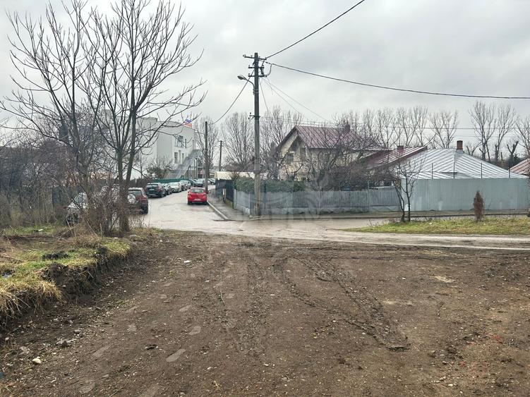 TEREN INTRAVILAN//2490 MP//ZONA MIHAI BRAVU//GRAL