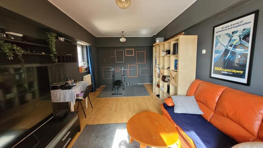De vânzare apartament 4 camere, vizavi de Selgros, lângă piața CUG.