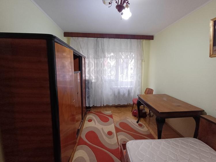 Apartament 3 camere- etaj intermediar- Tatarasi