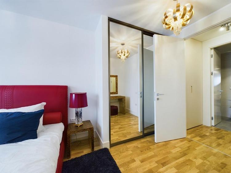 2 camere / 102 The Address