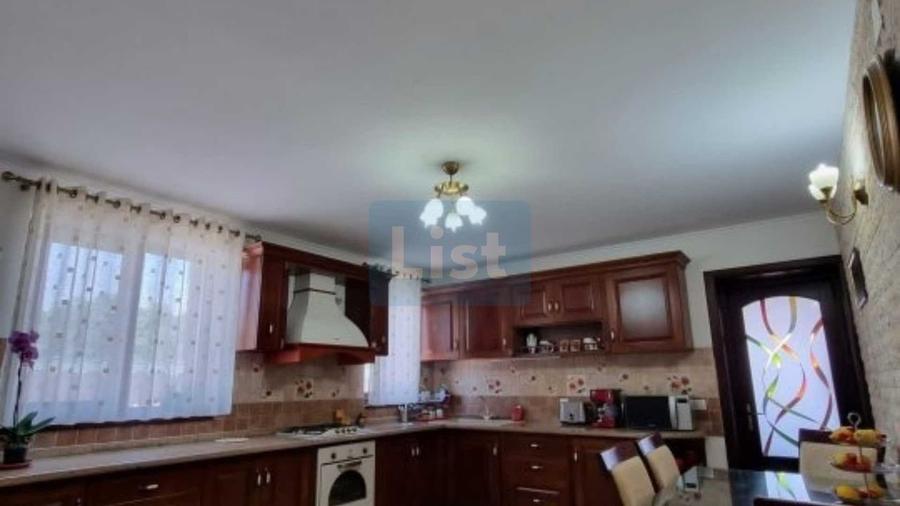 House for sale, 4 rooms in Spătaru