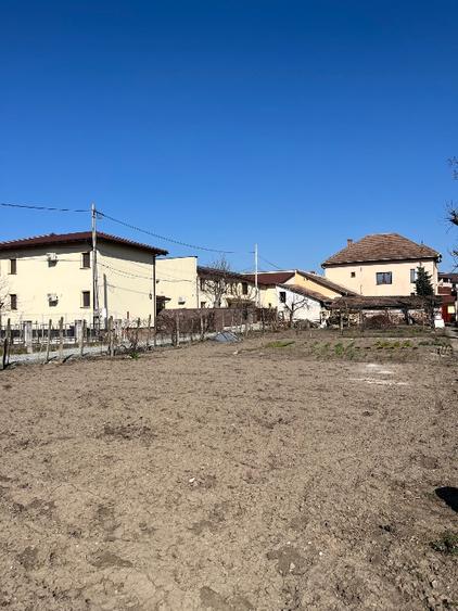 Casă individuală deosebită cu teren de 1.500 mp - construibil