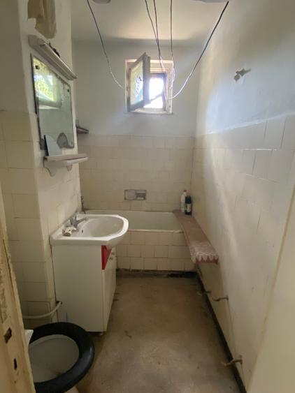 Vand apartament cu 3 camere vis a vis de kfc