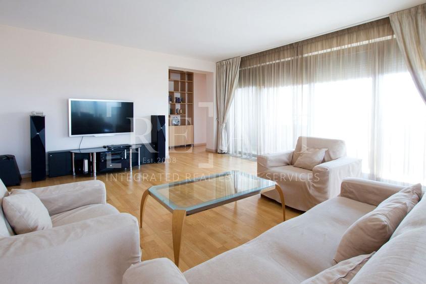 Inchiriere apartament 3 camere | Generos, 2 x Parcare, Acces lift | Domenii