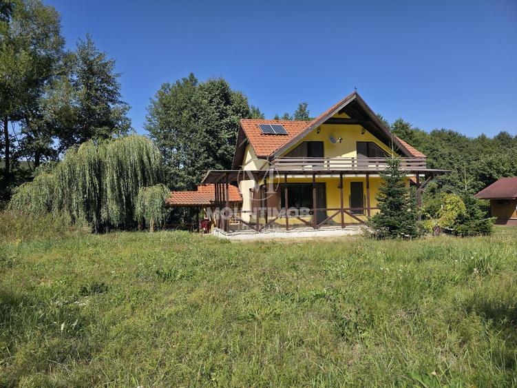 Casa de vacanta in inima padurii, 150 mp/utili, teren 1960 mp, Vulcan