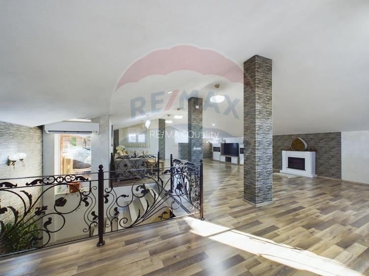 Casă / Vilă 5 camere + Mansarda Foarte Spatioasa - 18