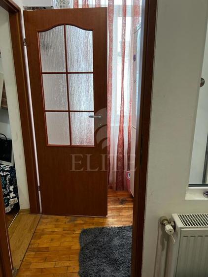 Apartament o camera în zona MAGAZINUL CENTRAL