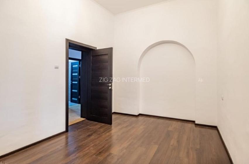 Faleza Nord, imobil P+1, 7 camere - 29