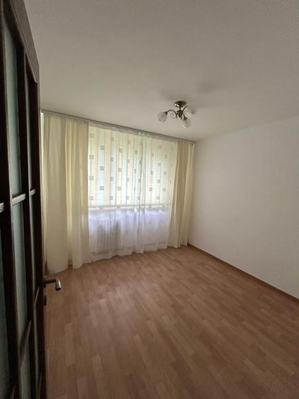 Apartament 3 camere, complet renovat, prima inchiriere.