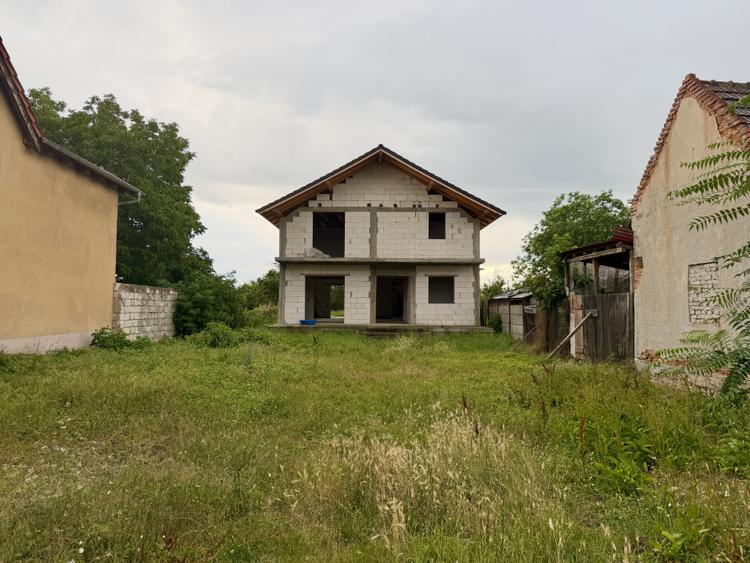 Casa Individuală la roșu | 180 mp | Terasa | 1500 mp teren | zona Barabant