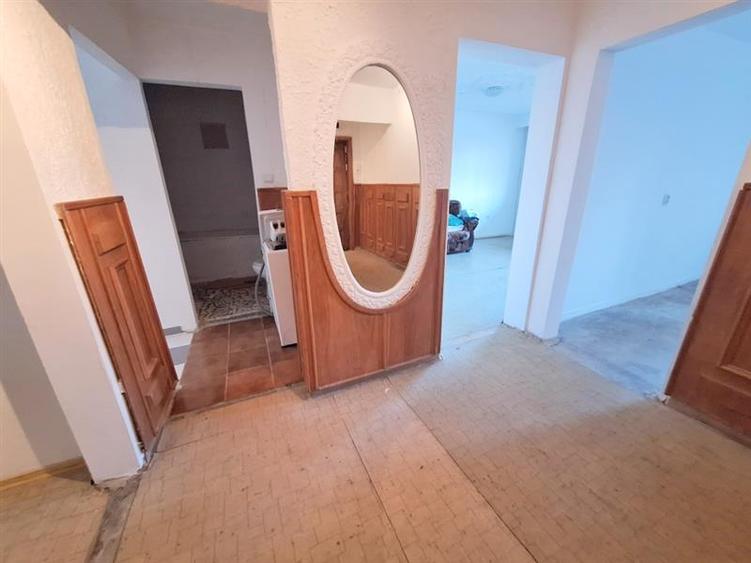Apartament 3 camere decomandat zona Narcisa