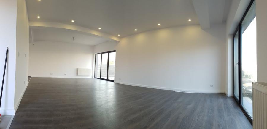 Proprietar - Single 4 camere, 330 mp curte compacta, living 40 mp