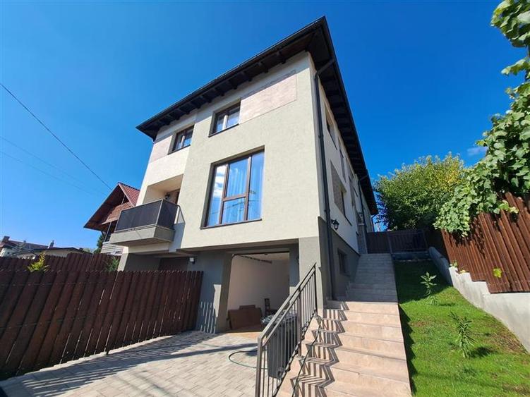 Casa tip duplex, 130 mp utili, situata in cartierul Dambul Rotund!