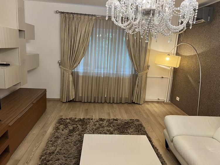 Apartament Lux 4 camere metrou loc parcare