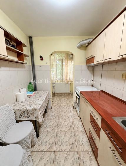 Apartament 2 camere decomandat, et. 3 - Ale. Zorilor - 4