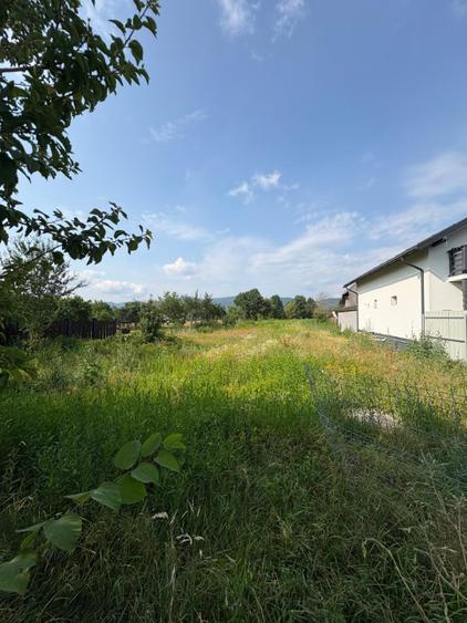 Teren intravilan 2.200 mp, zona Bușag