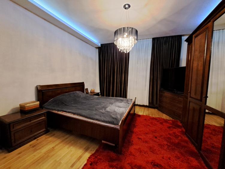 APARTAMENT 5 CAMERE CU SCARA INTERIOARA IN VILA - ANVELOPATA TERMIC ANUL CURENT