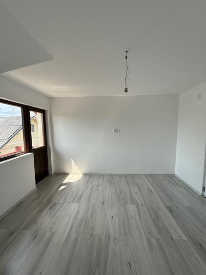 Casa de vanzare intre Sanpetru si Bod