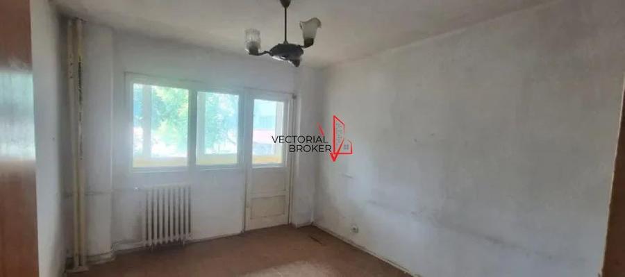 Eatj 1/10, bloc reabilitat langa parcurile Tei si Circului