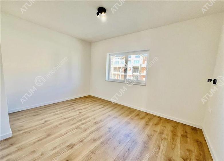 Apartament cu 3 camere 2 bai la alb loc privat de parcare in Turnisor