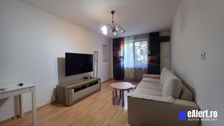 Apartament 3 camere, 2 din 8, 67 mpu, bloc 1984, decomandat, centrala!