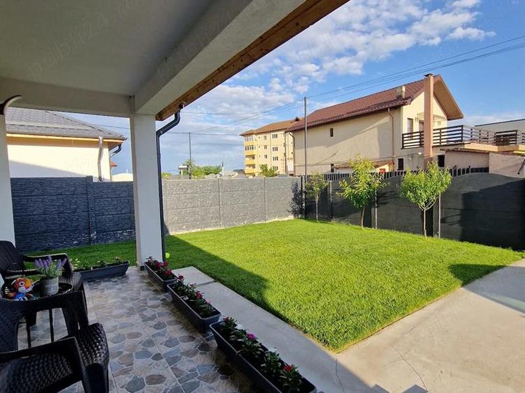 Casa moderna, Isalnita,90MP util + 30MP doua terase,curte spatioasa, panouri