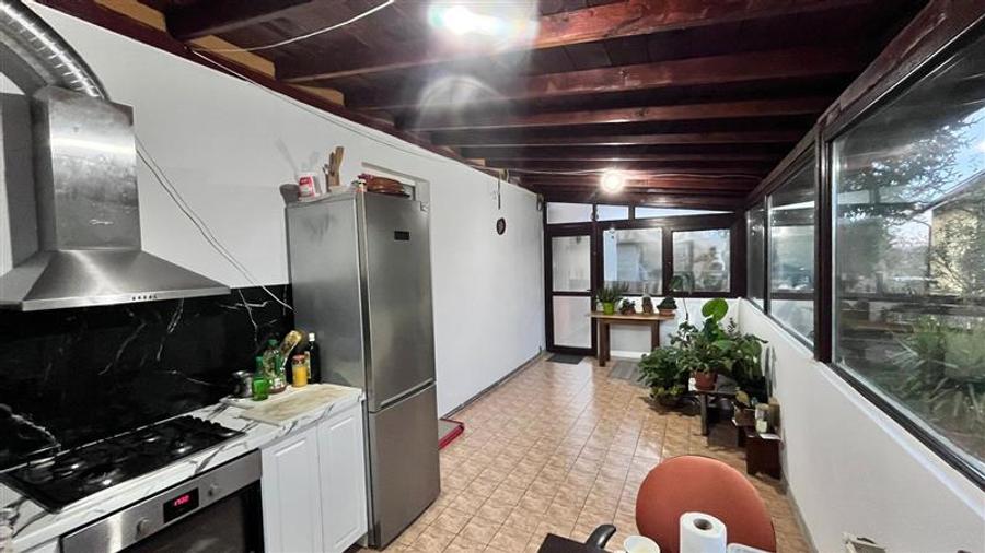 Apartament 3 camere, pe 2 nivele cu curte, in Bucium