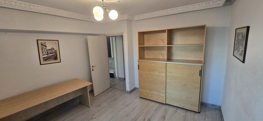 De vanzare - Apartament spatios Piata Alba Iulia 5